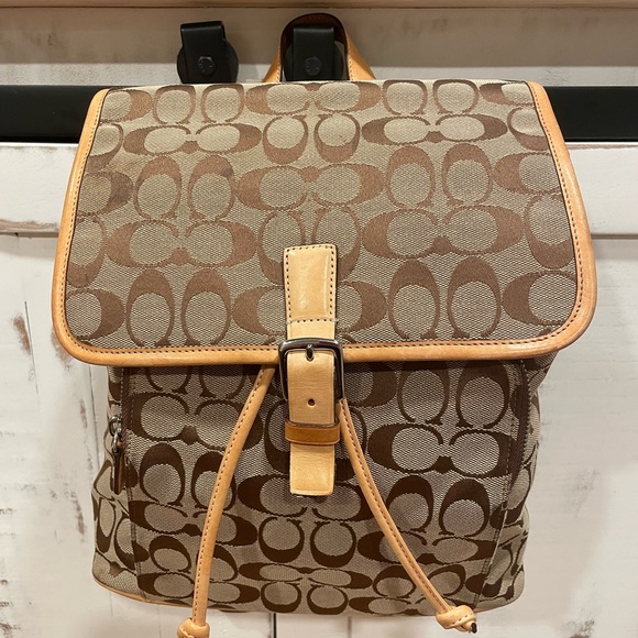Coach Handbags - Coach Backpack 🤎